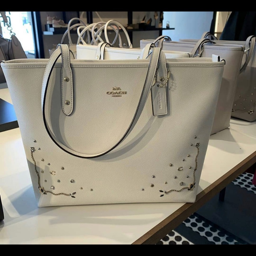BNWT authentic Coach Stardust Crystal rivets TOTE